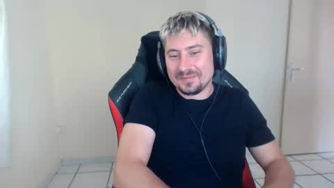 22cmfrenccock online show from June 7, 2026, 8:23 pm
