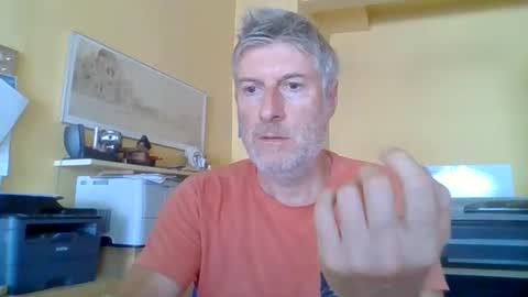 Snapshot of 22esserre chatting on August 6, 2026, 10:28 am 22esserre online show from August 6, 2026, 10:28 am