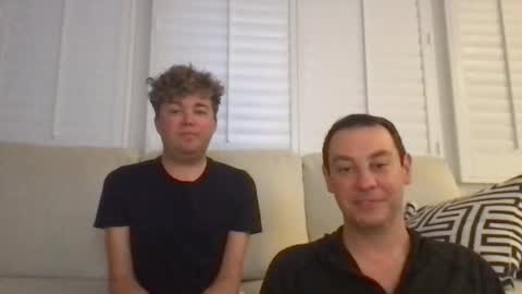 Roommates online show from April 25, 2026, 6:49 am