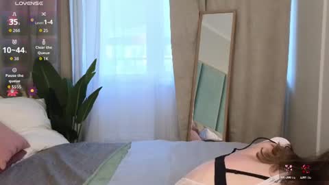 Snapshot of _ash_leyy_ chatting on July 2, 2026, 1:27 am _ash_leyy_ online show from July 2, 2026, 1:27 am