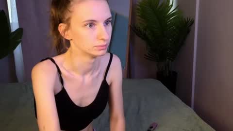 Snapshot of _ash_leyy_ chatting on July 22, 2026, 1:30 am _ash_leyy_ online show from July 22, 2026, 1:30 am