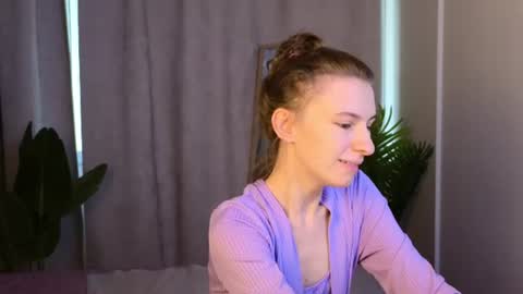 Snapshot of _ash_leyy_ chatting on July 24, 2026, 1:25 am _ash_leyy_ online show from July 24, 2026, 1:25 am