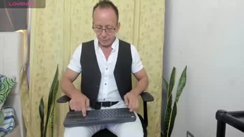 Axel online show from July 6, 2026, 11:40 am