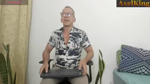 Axel online show from July 16, 2026, 11:38 am