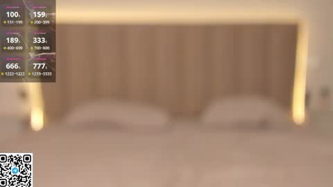 _iris_on_cam_ online show from June 15, 2026, 8:44 pm