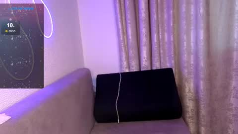 _kylle_ online show from June 25, 2026, 6:56 pm