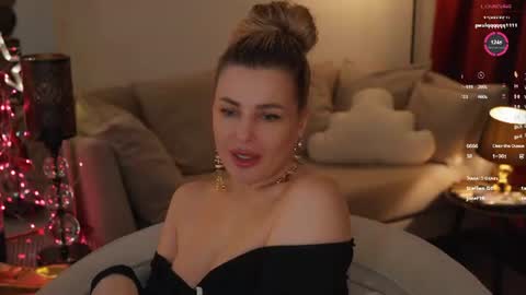 _lady__m_ online show from July 27, 2026, 9:55 pm