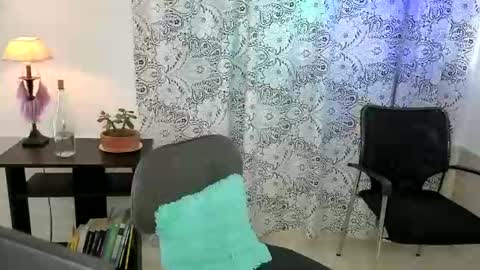 _lunablondie_ online show from June 20, 2026, 2:42 pm