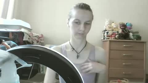 Snapshot of _mari_so chatting on July 5, 2026, 10:22 am Scarlett online show from July 5, 2026, 10:22 am