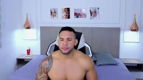 _matthew_santos_ online show from August 7, 2026, 11:29 pm