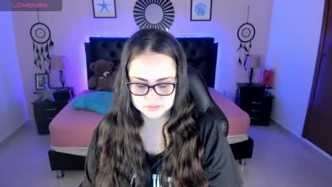 Olivia jones online show from June 30, 2026, 12:06 pm
