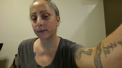 Sara Lynn online show from May 16, 2026, 6:43 am