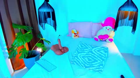 Xynara online show from June 17, 2026, 11:27 pm