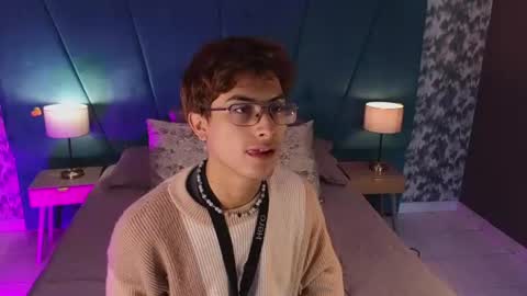 Aaron Ezequiel online show from July 25, 2026, 12:25 pm