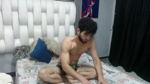 aaron_jones_1 online show from May 23, 2026, 4:50 am