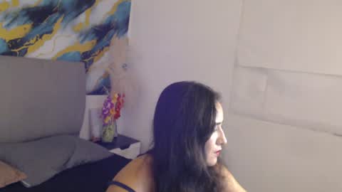Abril online show from July 26, 2026, 1:25 am