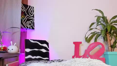 Adela Rangel START Mon to Sat from 3pm - 9pm COL time online show from August 1, 2026, 1:05 am