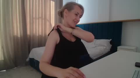 Adellyn online show from June 19, 2026, 3:27 pm