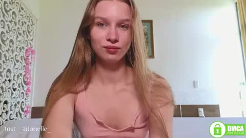 Lia  online show from June 18, 2026, 5:41 am