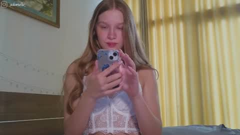 Lia  online show from July 18, 2026, 6:17 am