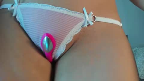 Snapshot of adri_silva_ chatting on July 24, 2026, 11:25 pm adri online show from July 24, 2026, 11:25 pm