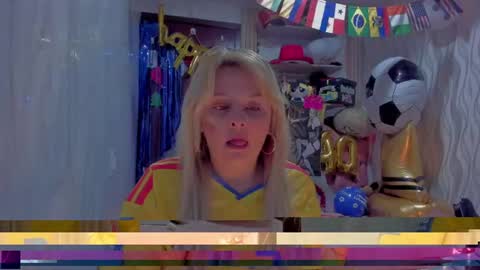 adriiana_fox_ online show from July 3, 2026, 4:13 pm