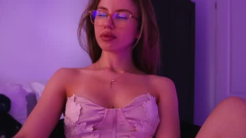 Aelia online show from June 15, 2026, 5:09 am
