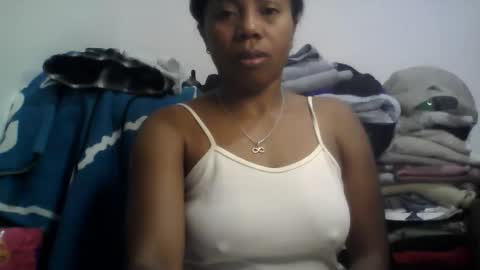 Snapshot of aicha_boobs chatting on June 5, 2026, 12:28 am Aicha boobs online show from June 5, 2026, 12:28 am