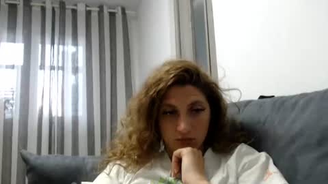 akyragrace online show from June 19, 2026, 2:38 am
