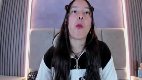Snapshot of alaia_aura chatting on July 2, 2026, 1:06 pm Alaia online show from July 2, 2026, 1:06 pm