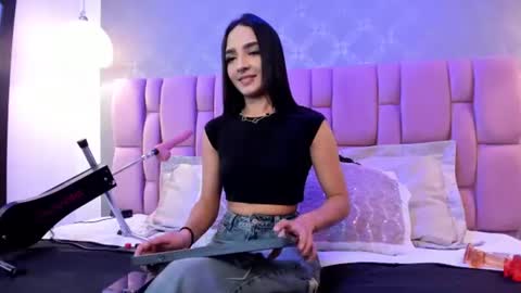 alana0128 online show from July 8, 2026, 12:53 pm