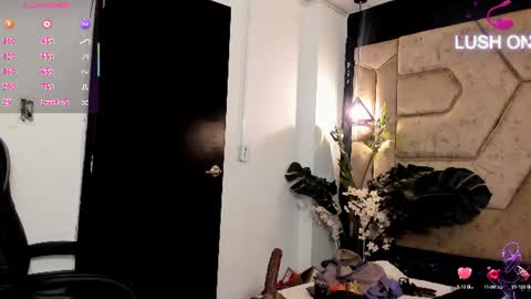 aleja__slav3 online show from July 23, 2026, 9:13 pm