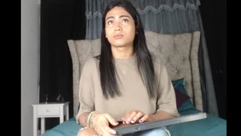 Alejandra online show from July 23, 2026, 12:03 pm