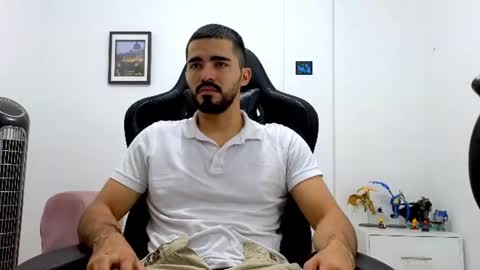 alejandroo_7 online show from July 17, 2026, 11:20 pm