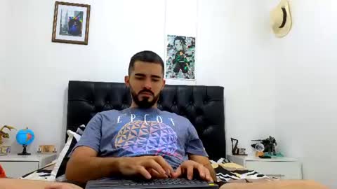 alejandroo_7 online show from July 31, 2026, 7:13 pm