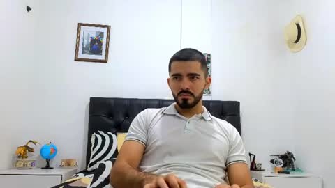alejandroo_7 online show from August 1, 2026, 6:18 pm