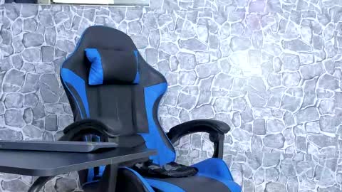 alejo peverell online show from May 7, 2026, 8:25 pm