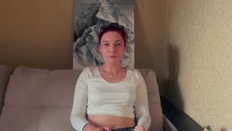 Snapshot of aleshiakrichbaum chatting on July 1, 2026, 3:34 pm Emma online show from July 1, 2026, 3:34 pm