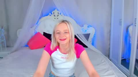 alessakiss online show from June 22, 2026, 3:25 am