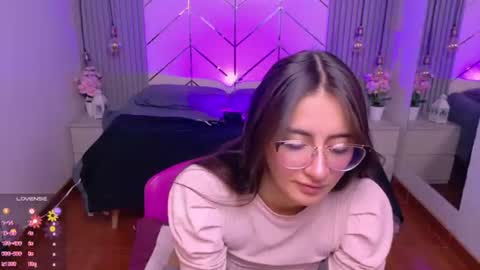 Alessia online show from June 19, 2026, 3:38 pm