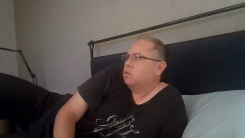 aleveg__101 online show from June 21, 2026, 5:26 pm