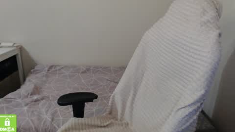Snapshot of alex_gotcha chatting on June 19, 2026, 12:48 am Alex online show from June 19, 2026, 12:48 am