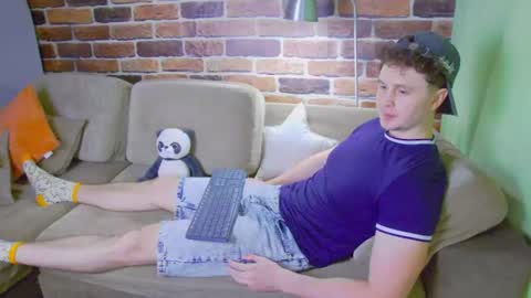 Alex online show from June 14, 2026, 12:51 pm