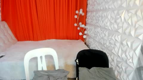 alexandrafoster online show from May 10, 2026, 4:34 pm