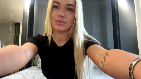 Snapshot of alexatarlet chatting on August 3, 2026, 7:51 am Alex online show from August 3, 2026, 7:51 am
