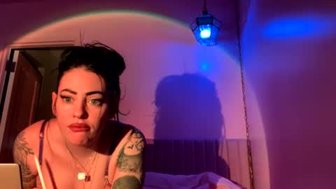 alexstitchins online show from June 30, 2026, 1:06 am
