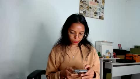 Snapshot of alia054 chatting on May 14, 2026, 2:57 pm Alia online show from May 14, 2026, 2:57 pm