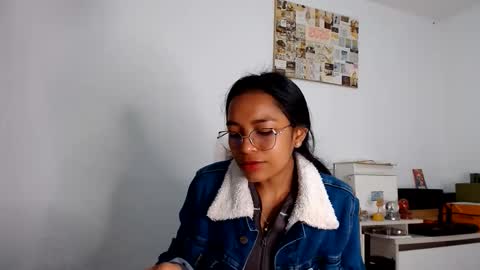 Snapshot of alia054 chatting on May 28, 2026, 1:41 pm Alia online show from May 28, 2026, 1:41 pm