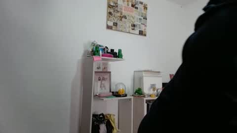 Snapshot of alia054 chatting on June 4, 2026, 12:44 pm Alia online show from June 4, 2026, 12:44 pm