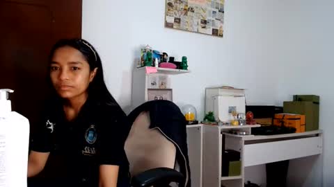 Snapshot of alia054 chatting on June 25, 2026, 12:42 pm Alia online show from June 25, 2026, 12:42 pm
